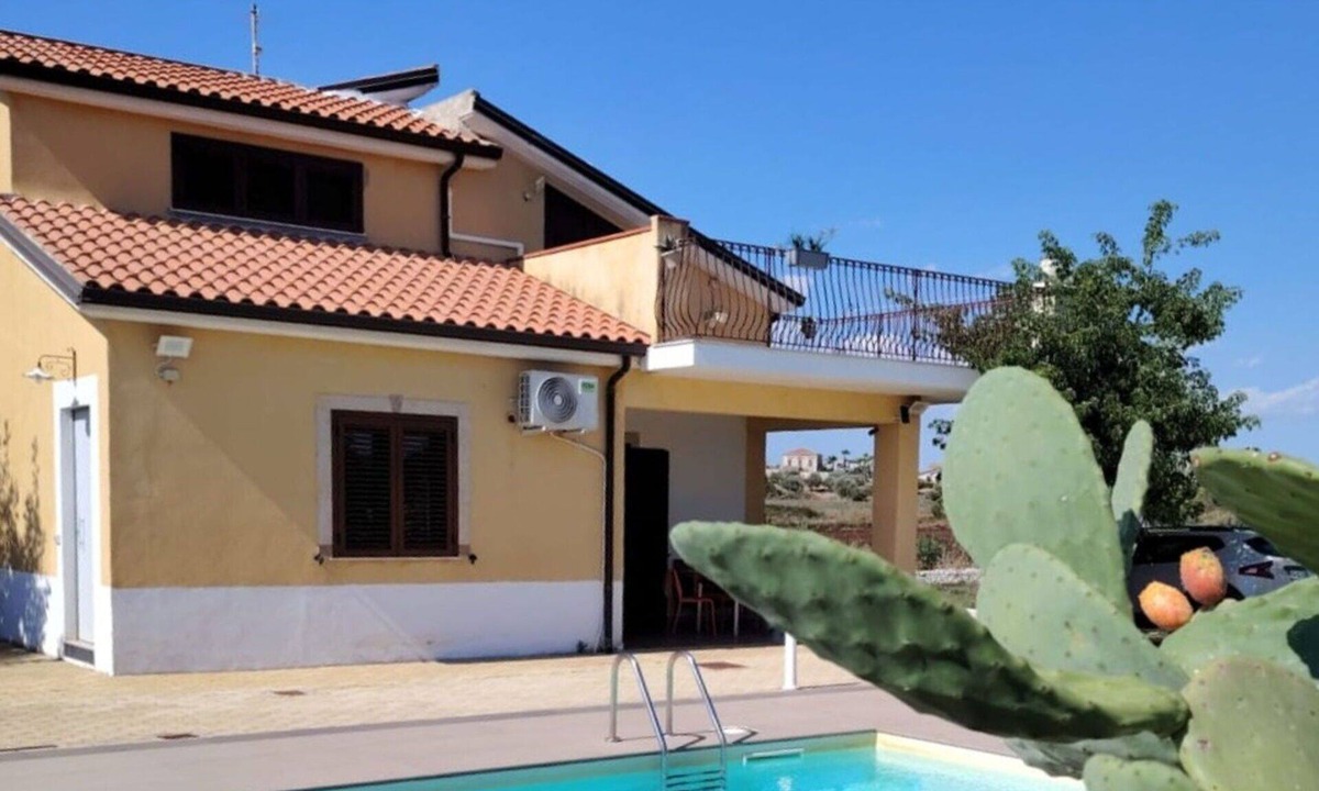 Casa Papa House | Wonderful villa for 4 people with WIFI, private pool, A/C, TV and terrace