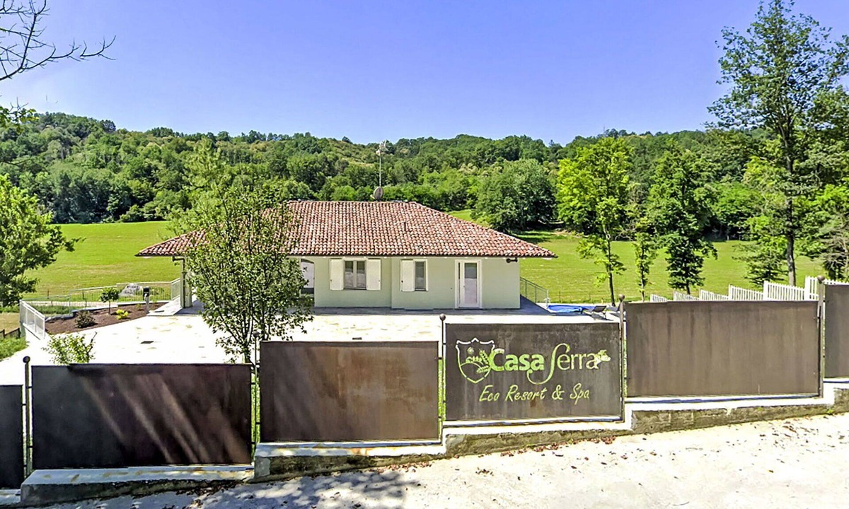 Asti House | Wonderful villa with private pool, WIFI, hot tub, TV, patio, pets allowed and panoramic view