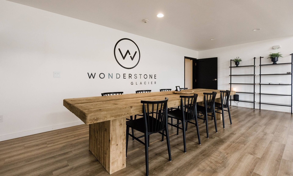 Columbia Falls Hotel | Wonderstone at Glacier