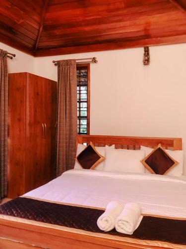Somvarpet House | Wood Clusters