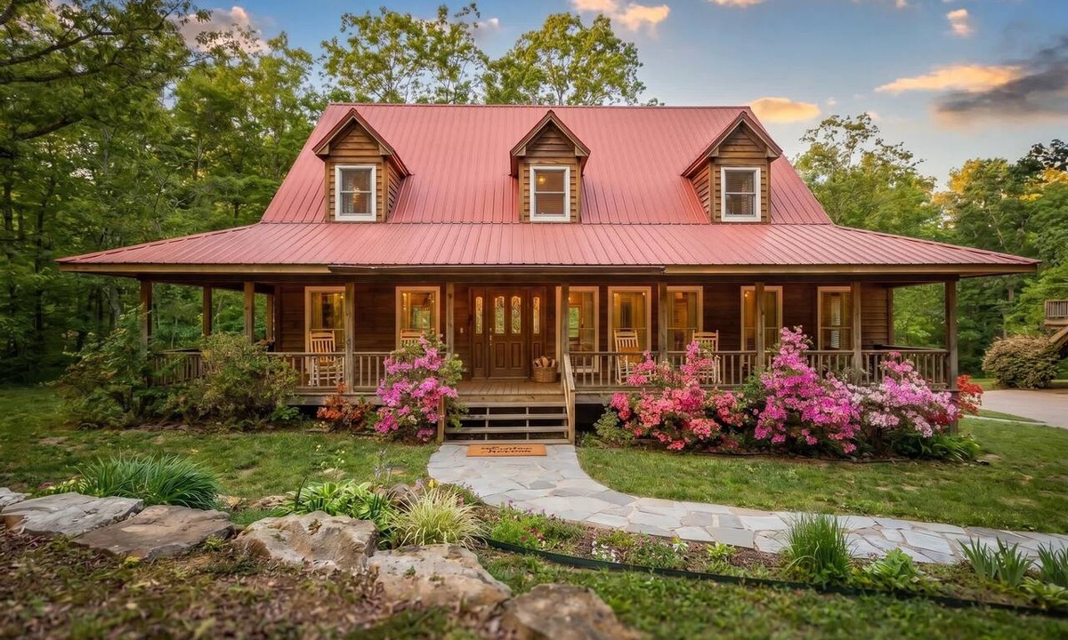 Rising Fawn House | Wooded Retreat with Game Area and Hot Tub! Scenic