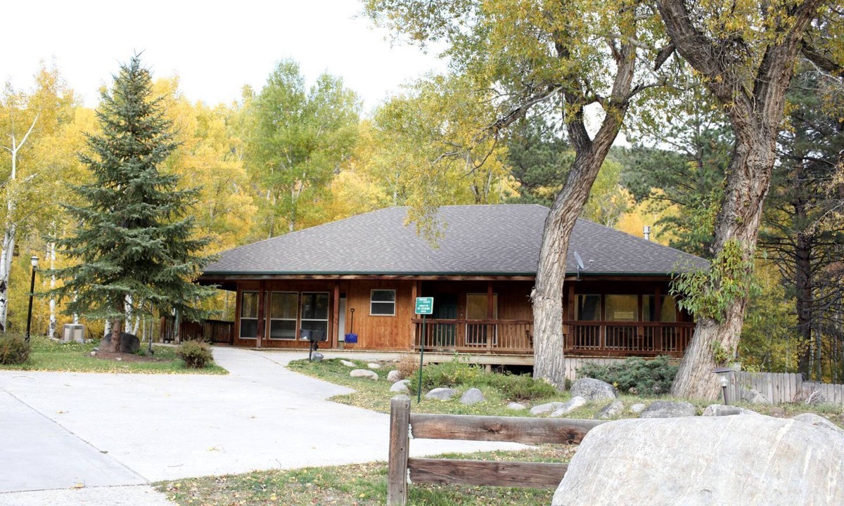 Salida Cabin | Woodland Camping Cabin for Biking near Arkansas Hills Trail in Colorado