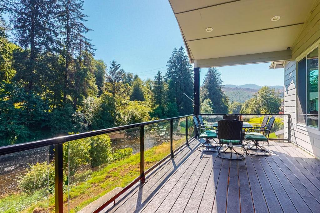 Beaver House | Woodland Oasis
