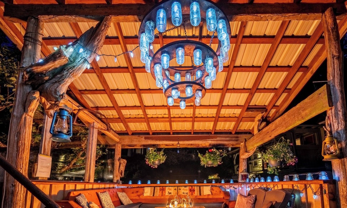 Bamfield Cabin | Woods End Landing