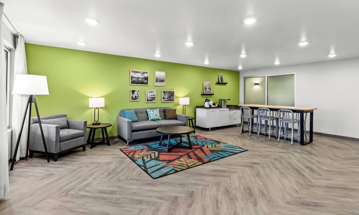 Beaverton Hotel | WoodSpring Suites Beaverton - Portland West