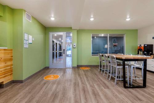 Dock Junction Hotel | WoodSpring Suites Brunswick