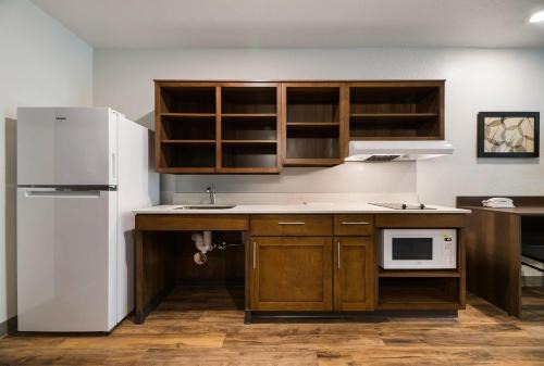 Rockledge Hotel | WoodSpring Suites Cocoa Beach - Rockledge