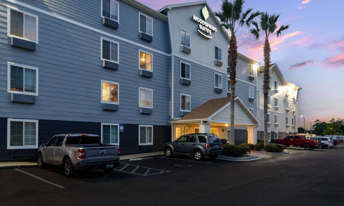 Arlington Hotel | WoodSpring Suites Jacksonville East 295 Cruise Port