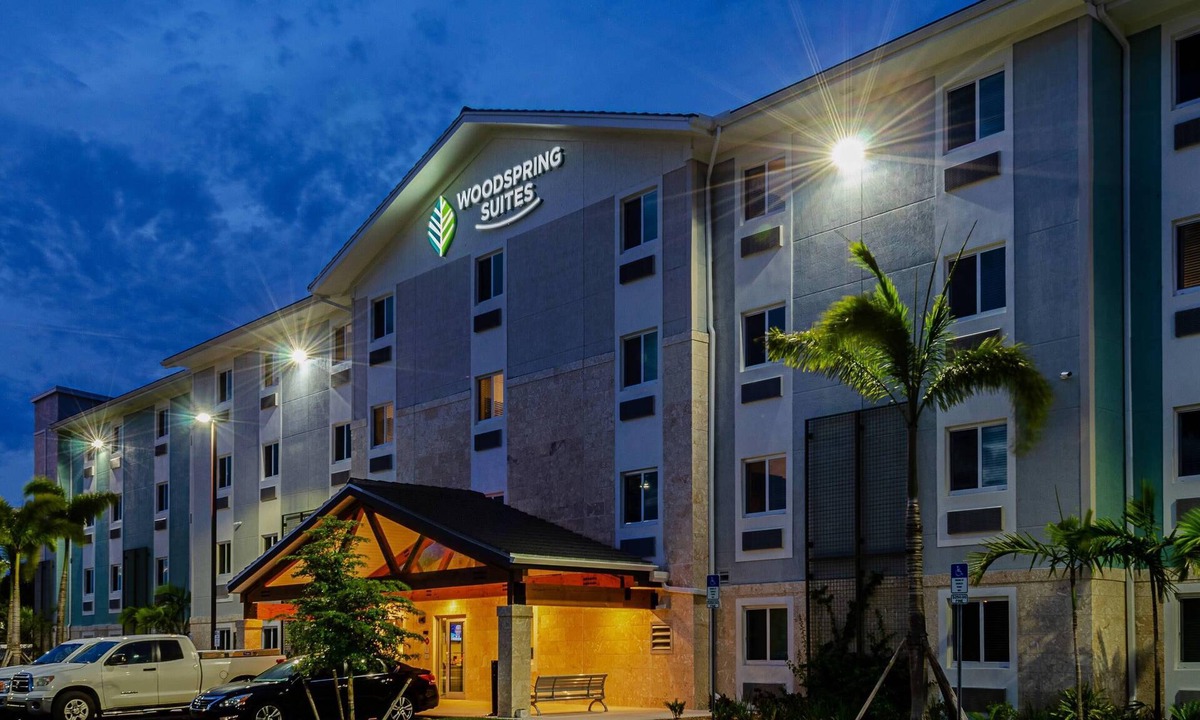 Rural Estates Hotel | WoodSpring Suites Naples East