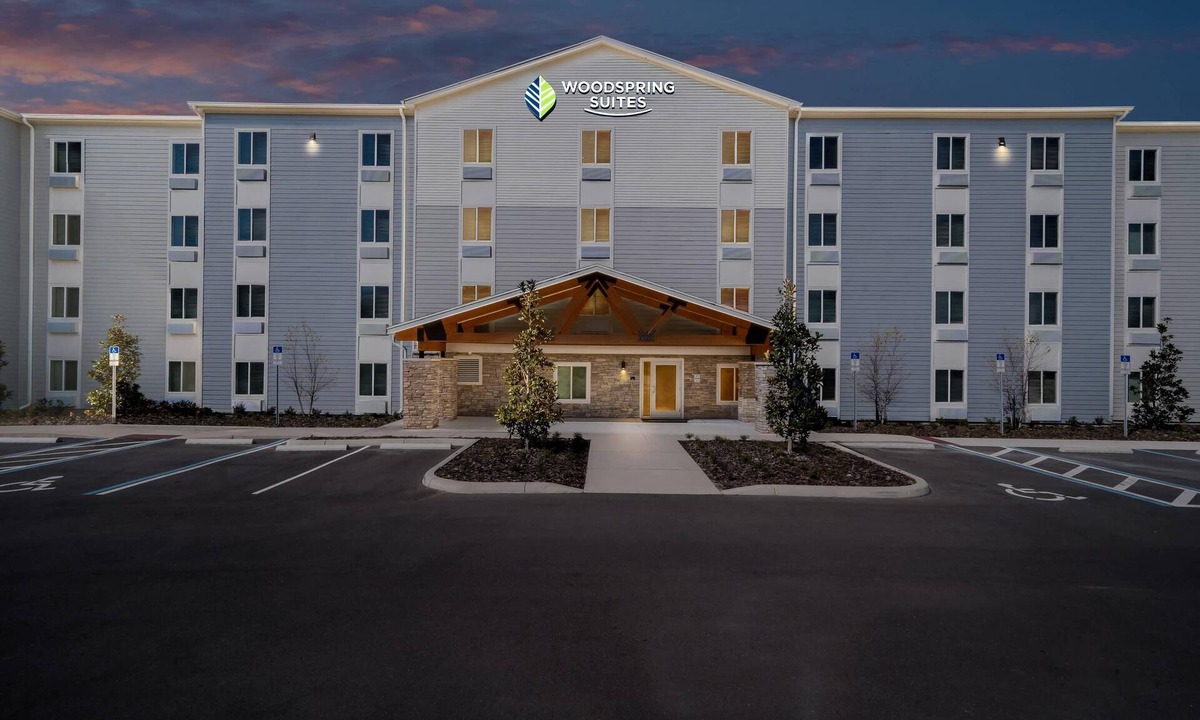 Orlando Hotel | WoodSpring Suites Orlando East UCF