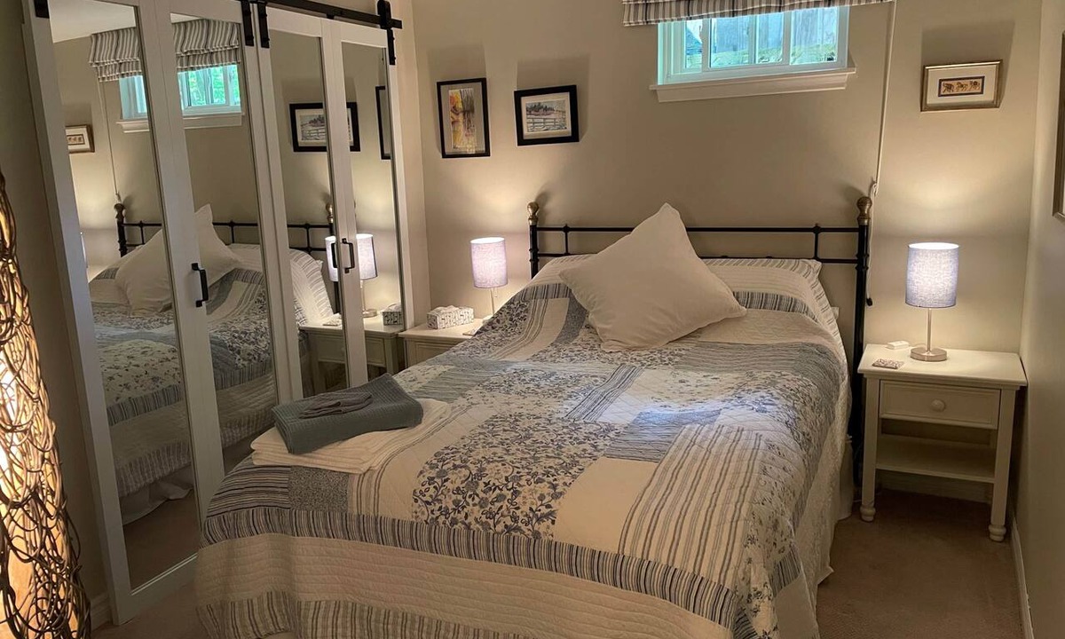 Erin Bed & Breakfast | Woolen Mill Kitchen McMillan Room