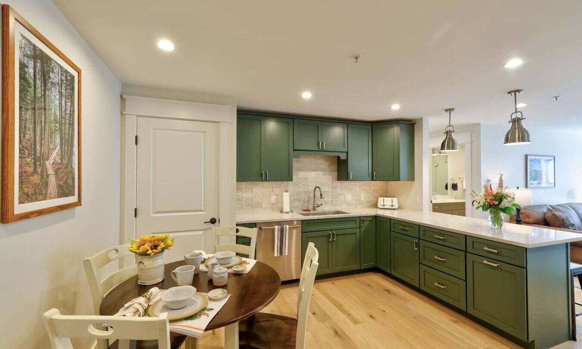 Stowe Village Historic District Apartment | Worcester Suite at 109 Main