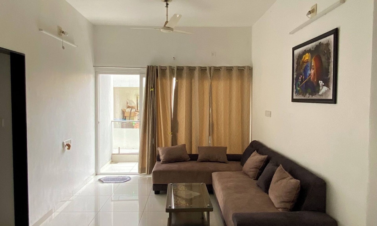 Vadodara Apartment | Work-Friendly 2BHK for Long Stays, Kitchen, Quiet Residential Area & Parking