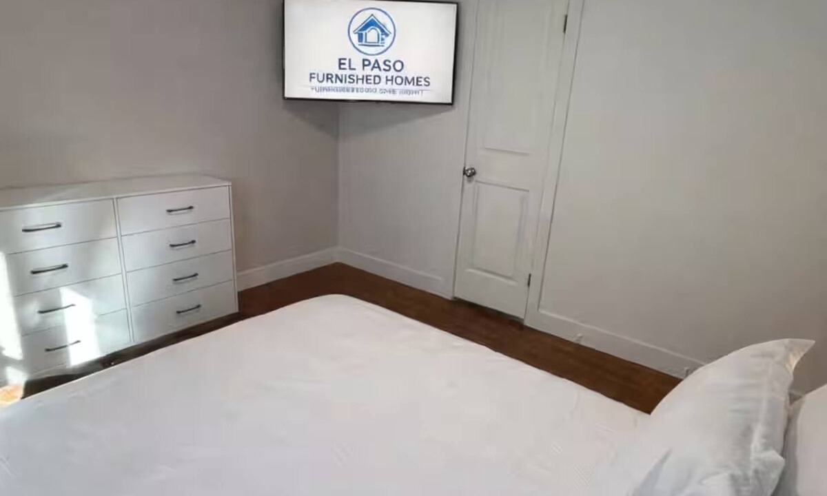El Paso House | Work-Friendly 2BR Retreat
