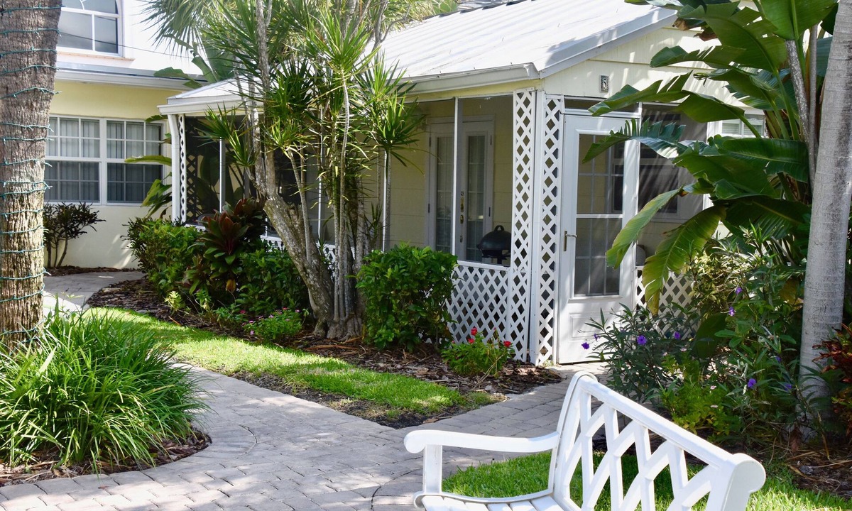 Pompano Beach House | Work-Play Remotely at the Beach. Free wi-fi, Great Location!