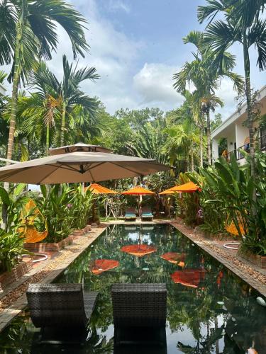 Siem Reap House | Work remotely from our Duplex Loft, King Bed, Pool & Garden, Soundbar