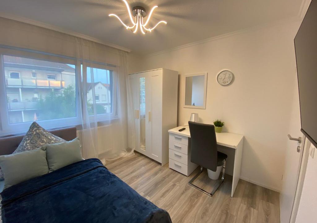 Albsiedlung Apartment | Work & Study Apartment