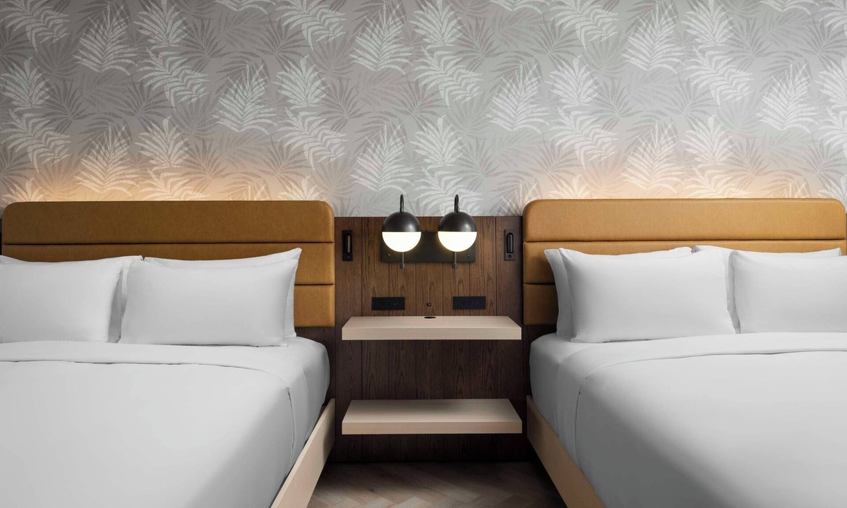 Los Angeles Hotel | Work Trip Ready! Executive LAX Room w/2 Queen Beds! Shuttle, Gym, Pool!