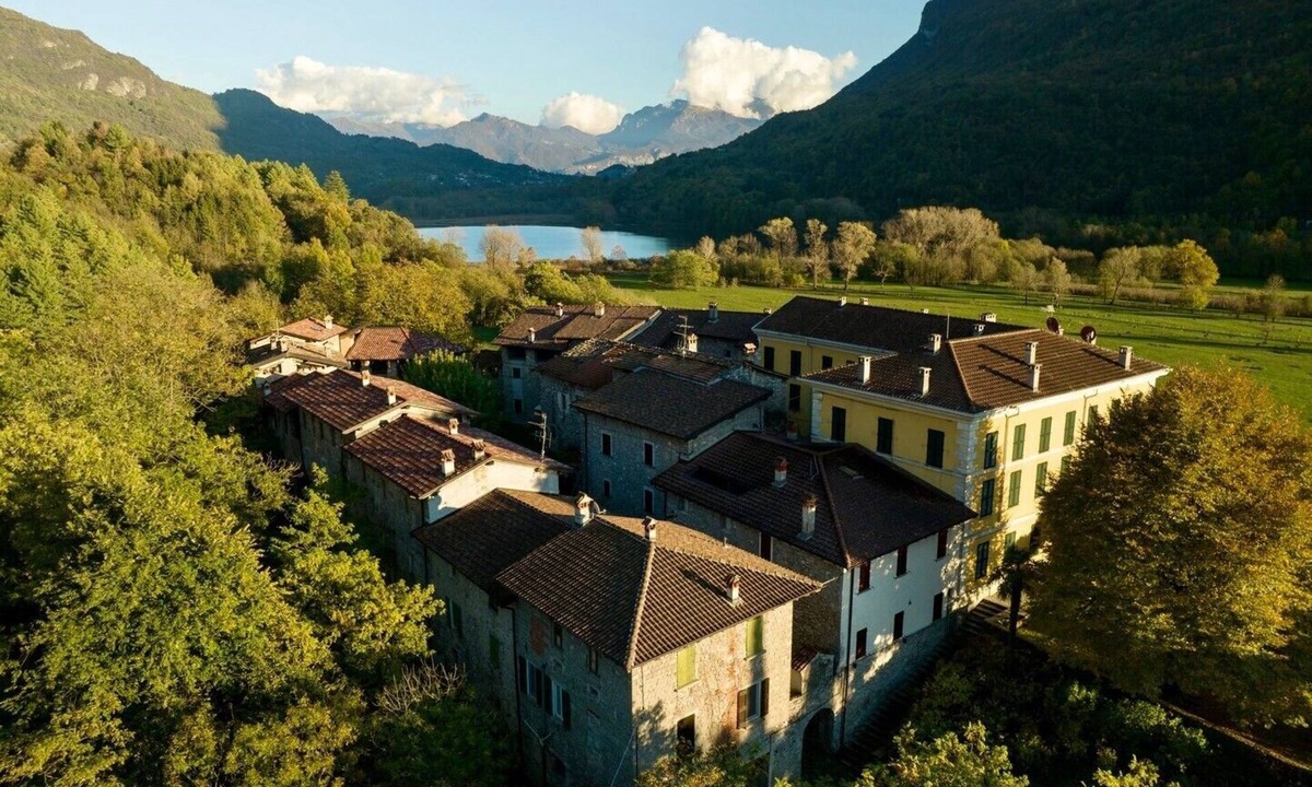 Carlazzo House | Workation Castle: Casa Tremezzo