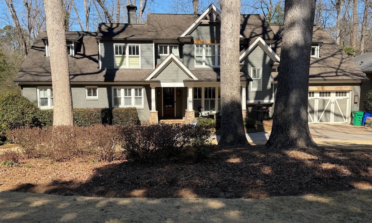 North Decatur House | World Cup Ready - Spacious 6-bedroom house with fitness room, Sleeps 12-14!