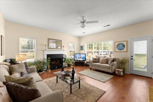 Belmont House | World Cup Work Base -Large Home with OFFICE- Sleeps 8
