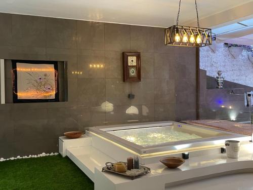 La Spezia Historic Centre Apartment | Wow Apartment mega Jacuzzi overlooking the sea in the city center