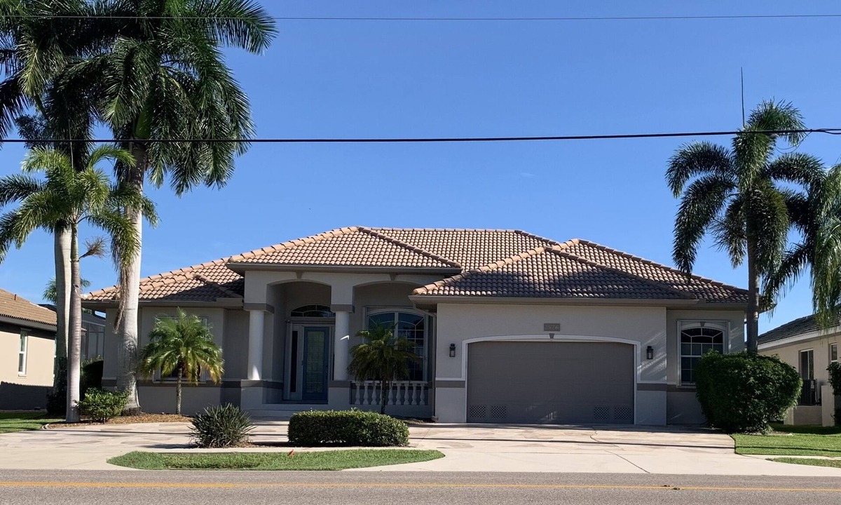 Punta Gorda House | WOW! Beautiful Punta Gorda Isles home: just a short drive to shops/restaurants.