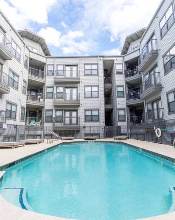 West Campus Apartment | ☆ WOW Condo Downtown w/ Pool