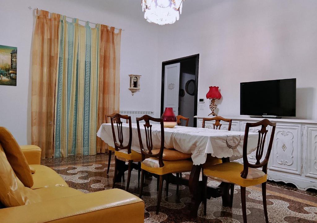 San Teodoro Apartment | WOW HOME 2 - 175 mq - posteggio privato - davanti porto traghetti - fino a 10 posti letto - balcone