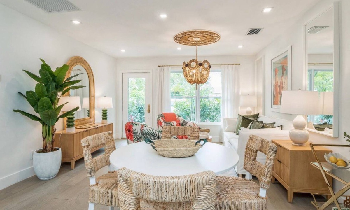 Parker Ridge Apartment | WPB Private Luxury 2 Bedroom Escape in Antique Row