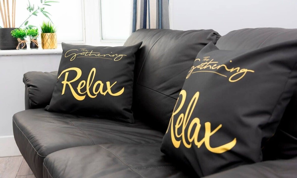 Wrexham Apartment | Wrexham Central Stay Apartment Seven - Sleeps 5