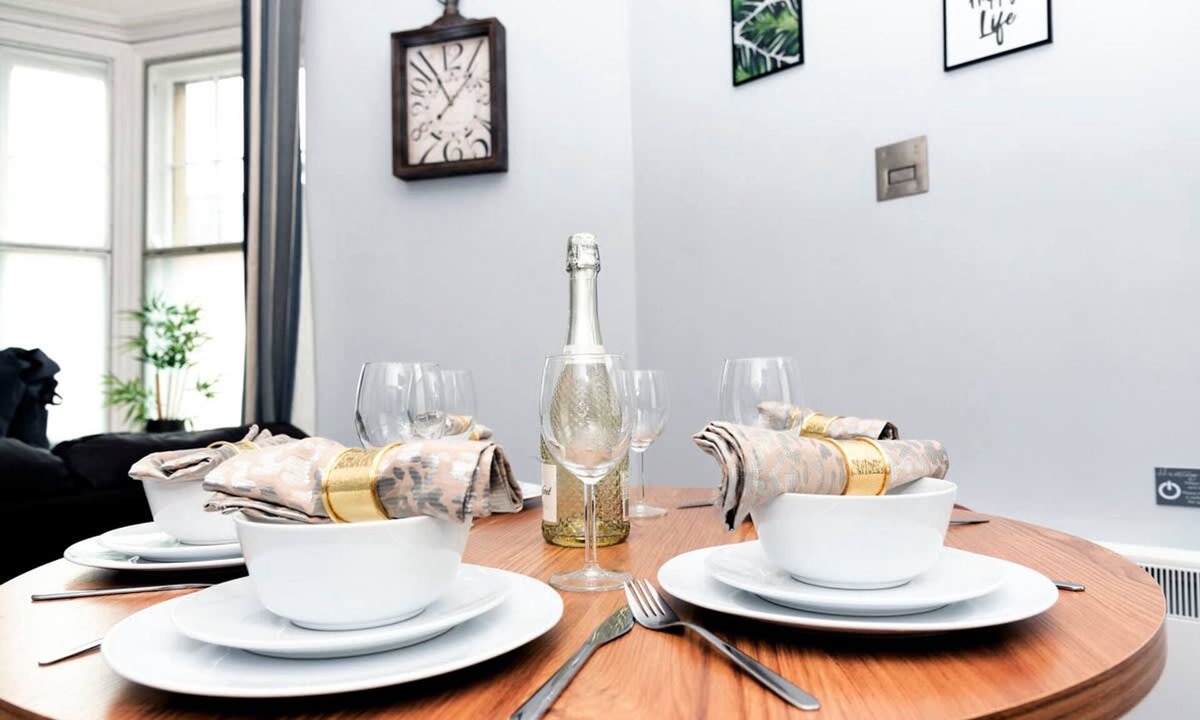 Wrexham Apartment | Wrexham Central Stay Apartment Six