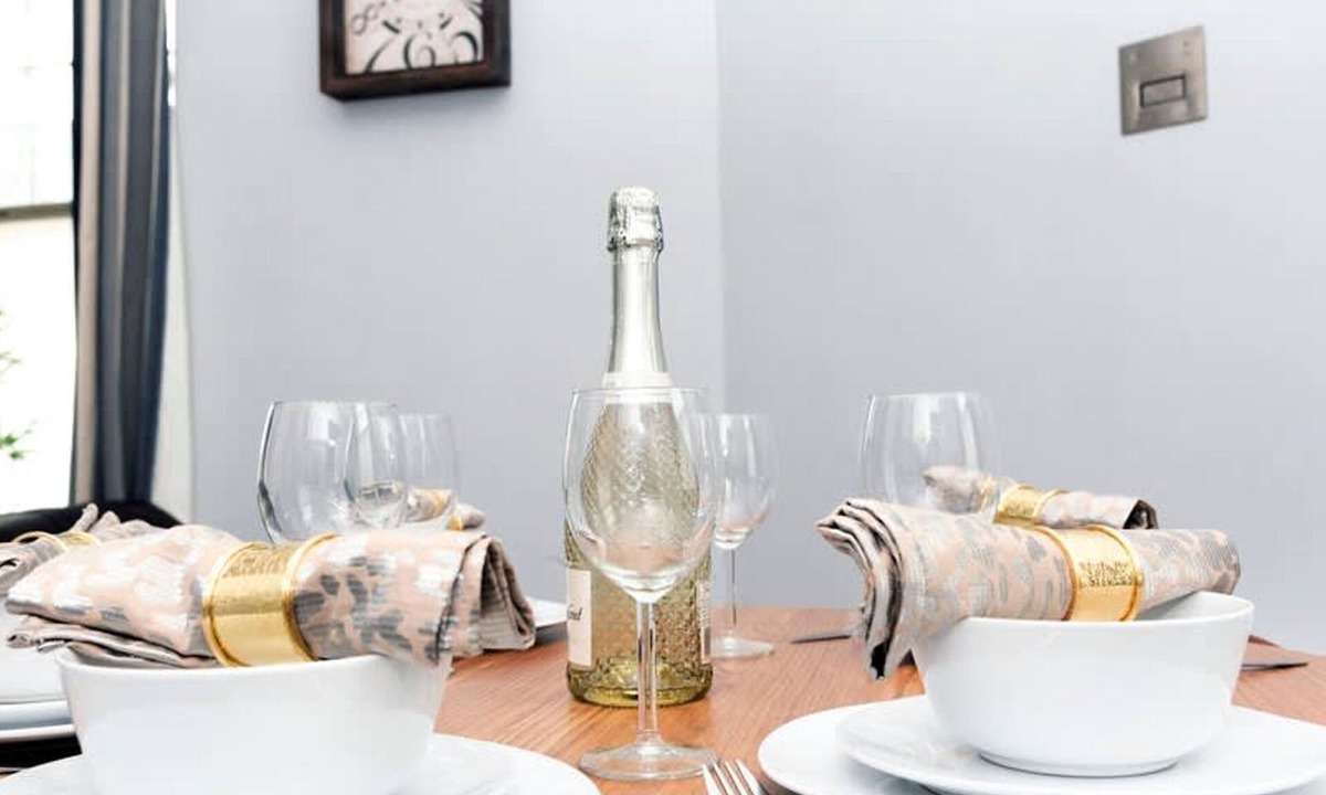 Wrexham Apartment | Wrexham Central Stay Apartment Seven