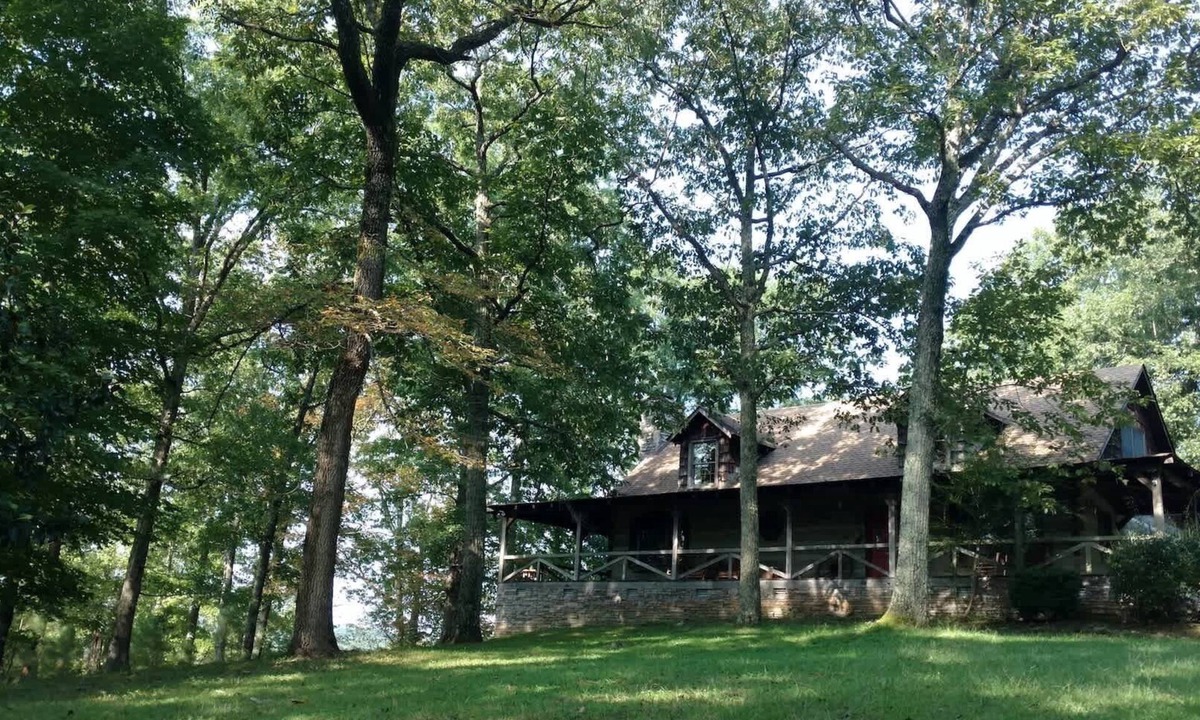 Franklin House | Writers Cabin 4BR - opt Hot Tub/Hiking Trails