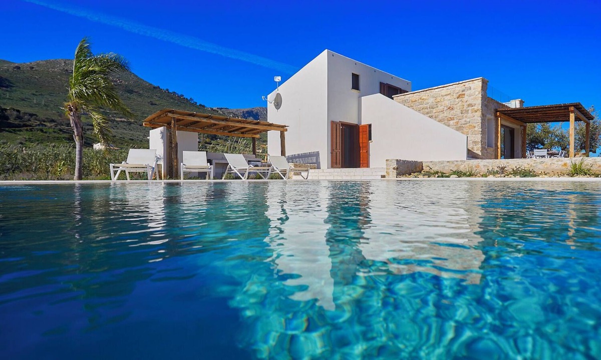 Scopello Villa | WWW.BAGLIORIDISICILIA.COM - LAST MINUTE 25 JULY - 1 AUGUST!