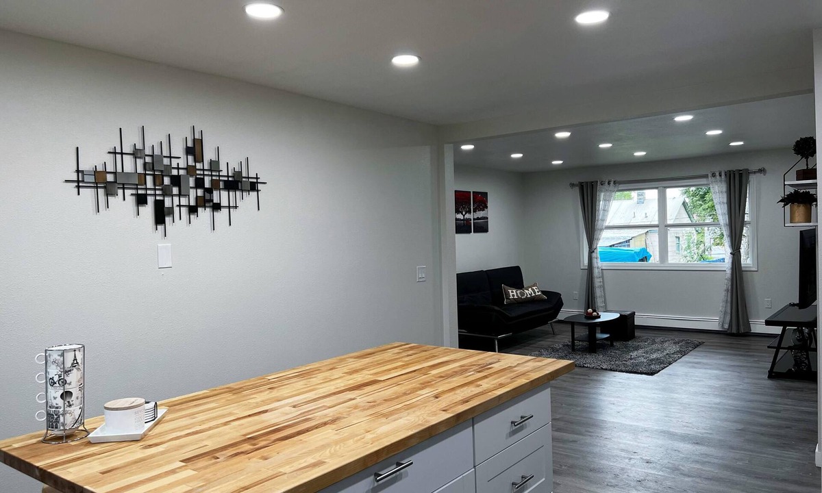 Spenard Apartment | Wyoming 2