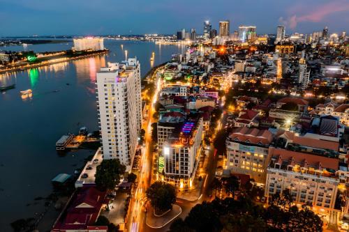 Daun Penh Hotel | X One Hotel