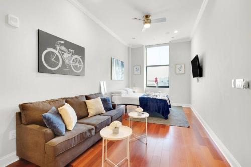 Olde Kensington Apartment | XL Studio - Stylish Studio with Rooftop Pool