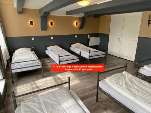 Burgwallen Nieuwe Zijde Hostel | Xplore Hostel Amsterdam