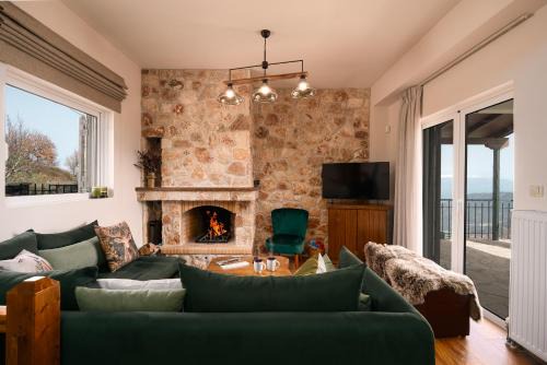 Kernitsa Villa | Xrisaetos Cozy Mountain Retreat with Stunning View By Greece Apartments