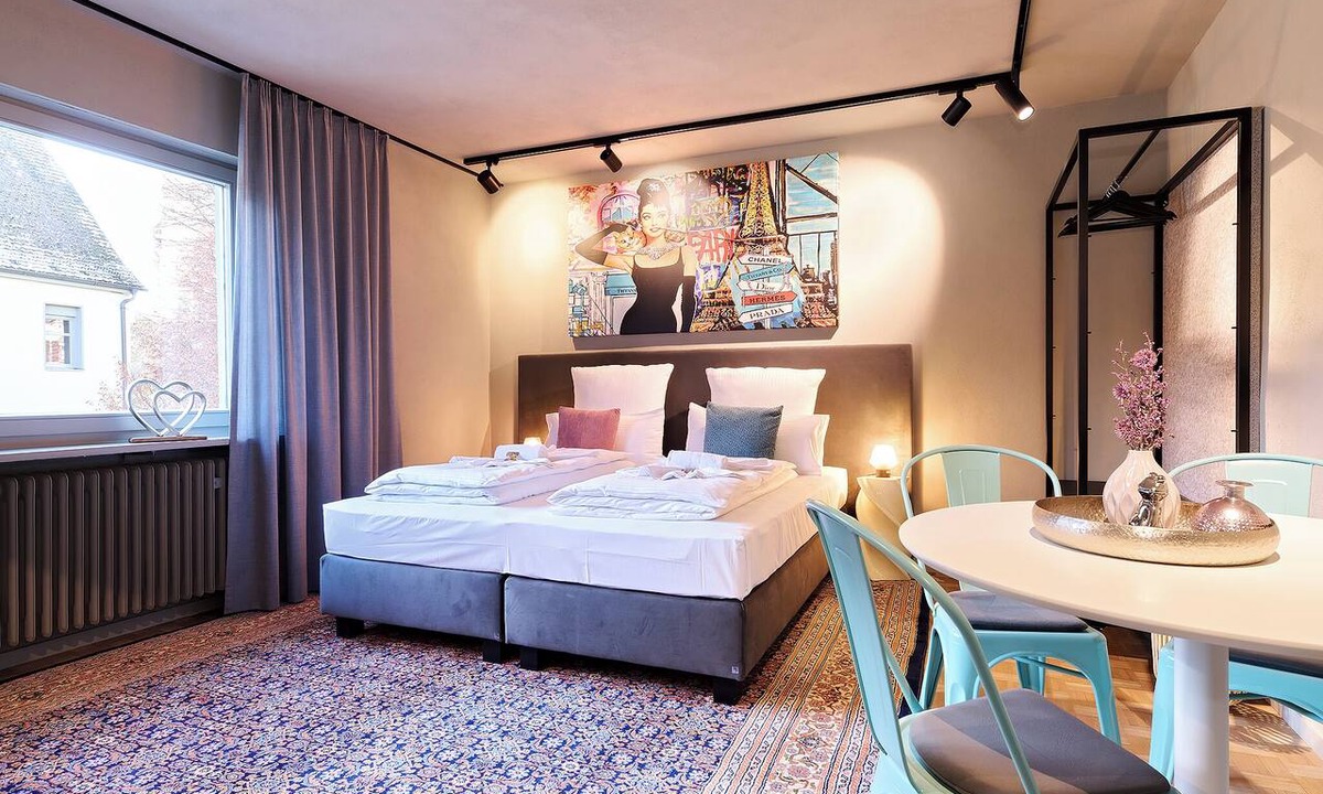 Ottensoos Apartment | XZLLENZ: 7 pers. | S-Bahn-Nuremberg | Parking | Kitchen | Bathroom | Smart-TV | Wellbeing