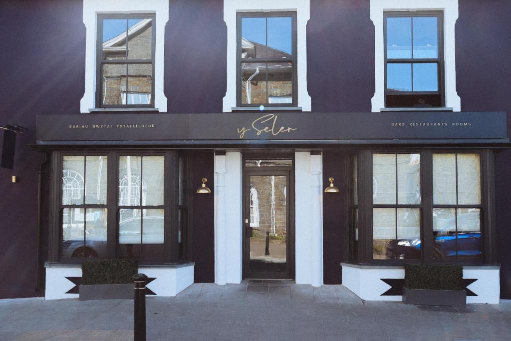 Aberaeron Hotel | Y Seler