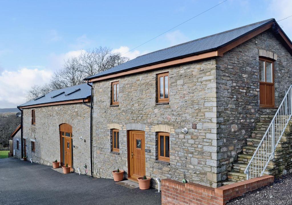 Cilybebyll House | Y Stabl-W43382