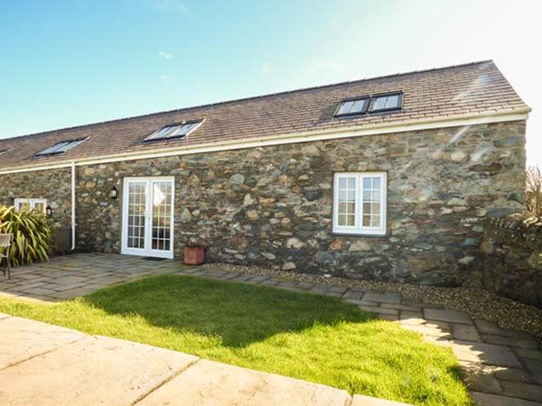 Holyhead House | Y Wennol
