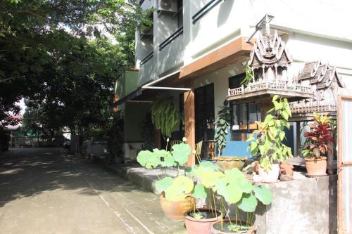 Lat Krabang Hostel | Yam Yen Hostel