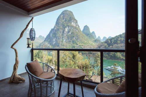 Yangshuo Hotel | Yangshuo Li River Resort
