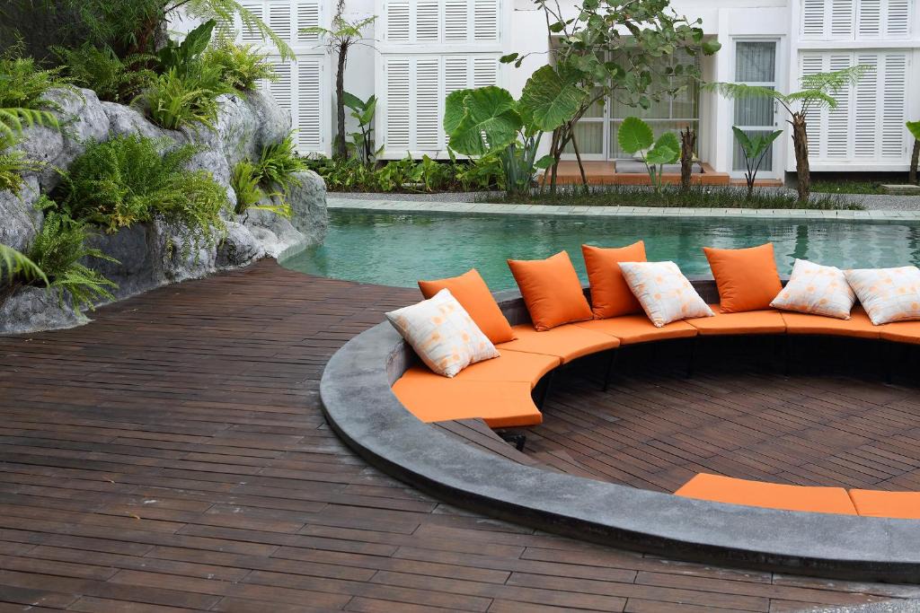 Wirobrajan Hotel | YATS Colony