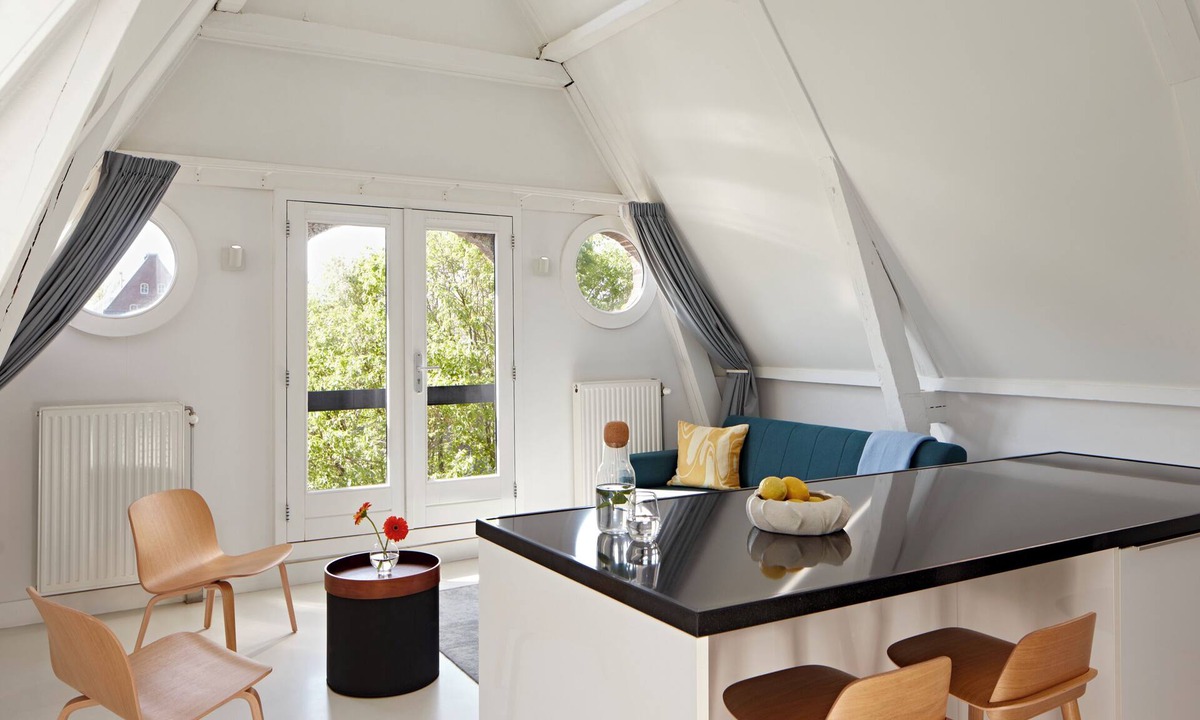 Spaarndammer en Zeeheldenbuurt Apartment | YAYS Amsterdam Salthouse Canal by Numa
