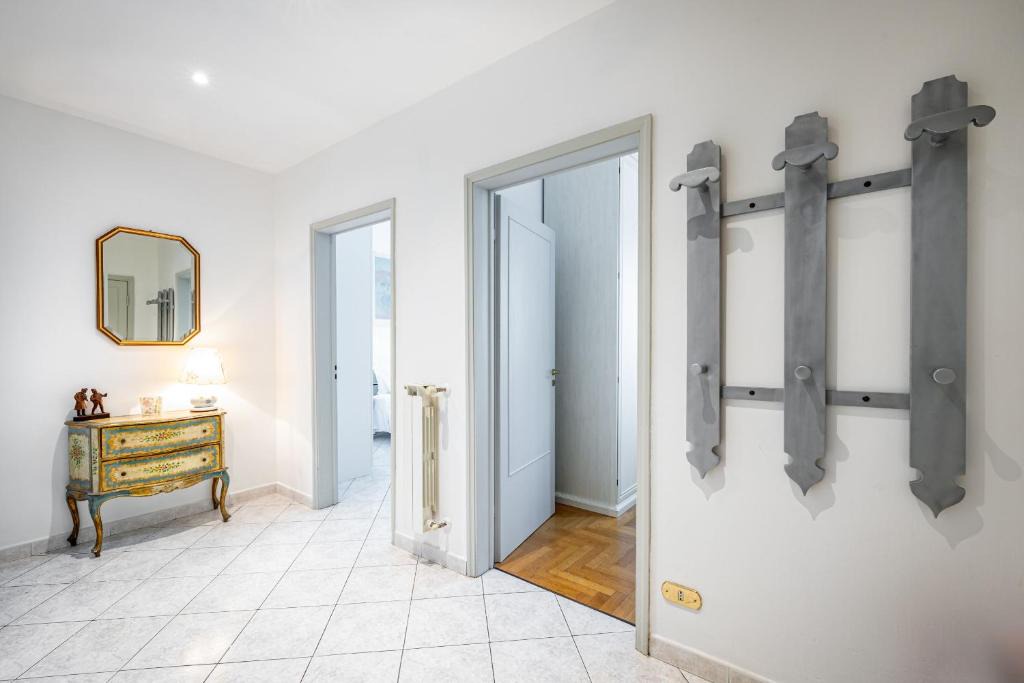 Coverciano Apartment | YD Bright 2 Bedrooms, Equipped Kitchen