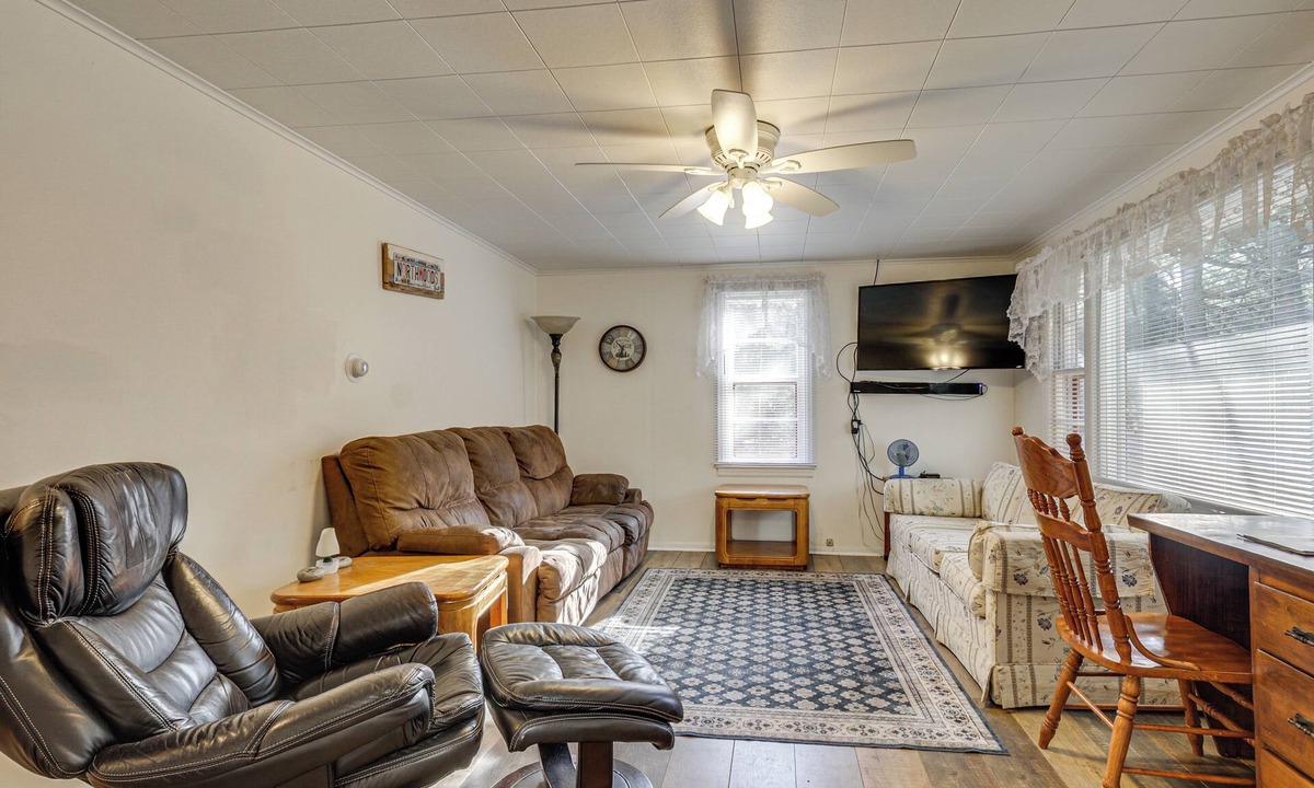 Eagle River Cabin | Year-Round Chain of Lakes Retreat! Northwoods Home
